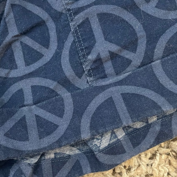 PINK Victoria’s Secret Navy Peace Sign Printed Elastic Waist Shorts - Picture 4 of 6